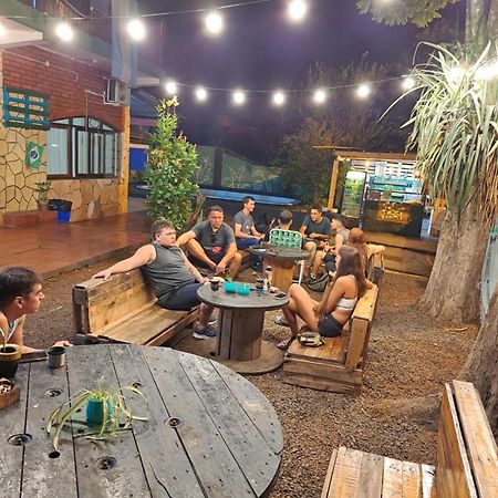 Benteveo Hostel Iguazu ปูแอร์โตอีกวาซู ภายนอก รูปภาพ