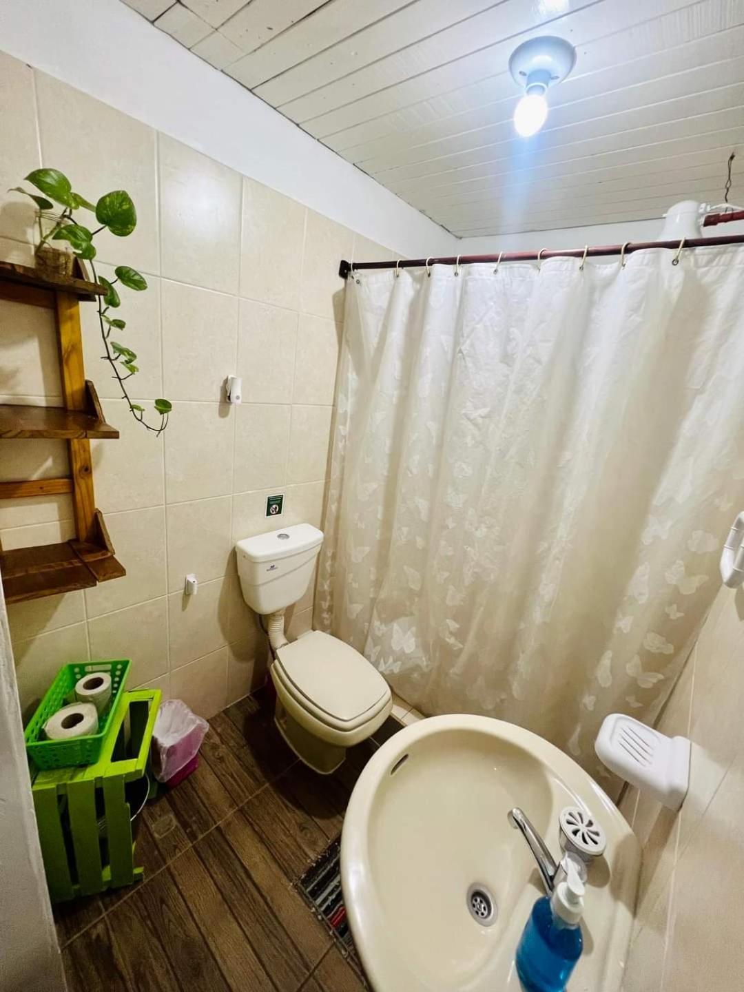 Benteveo Hostel Iguazu ปูแอร์โตอีกวาซู ภายนอก รูปภาพ