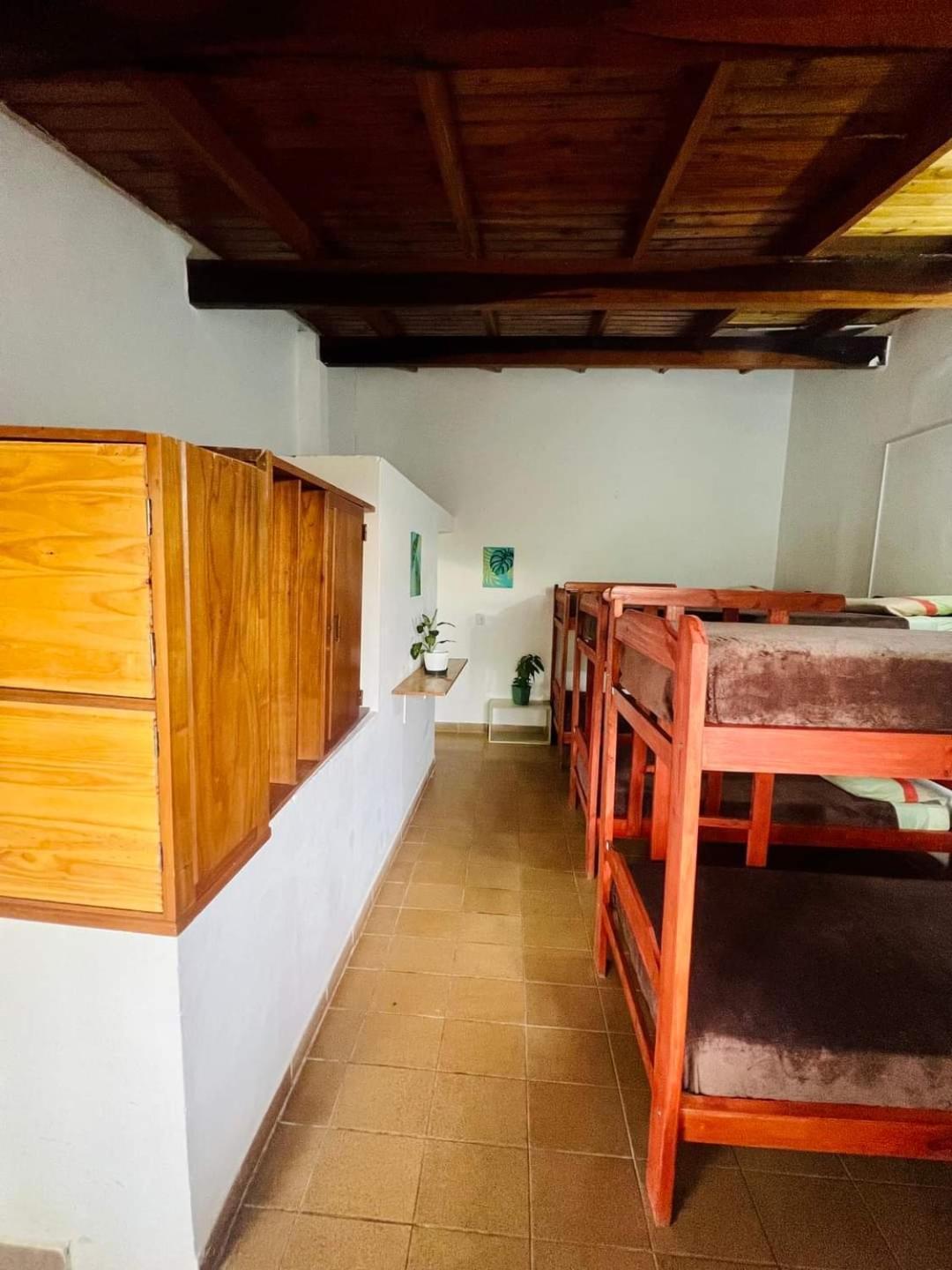 Benteveo Hostel Iguazu ปูแอร์โตอีกวาซู ภายนอก รูปภาพ
