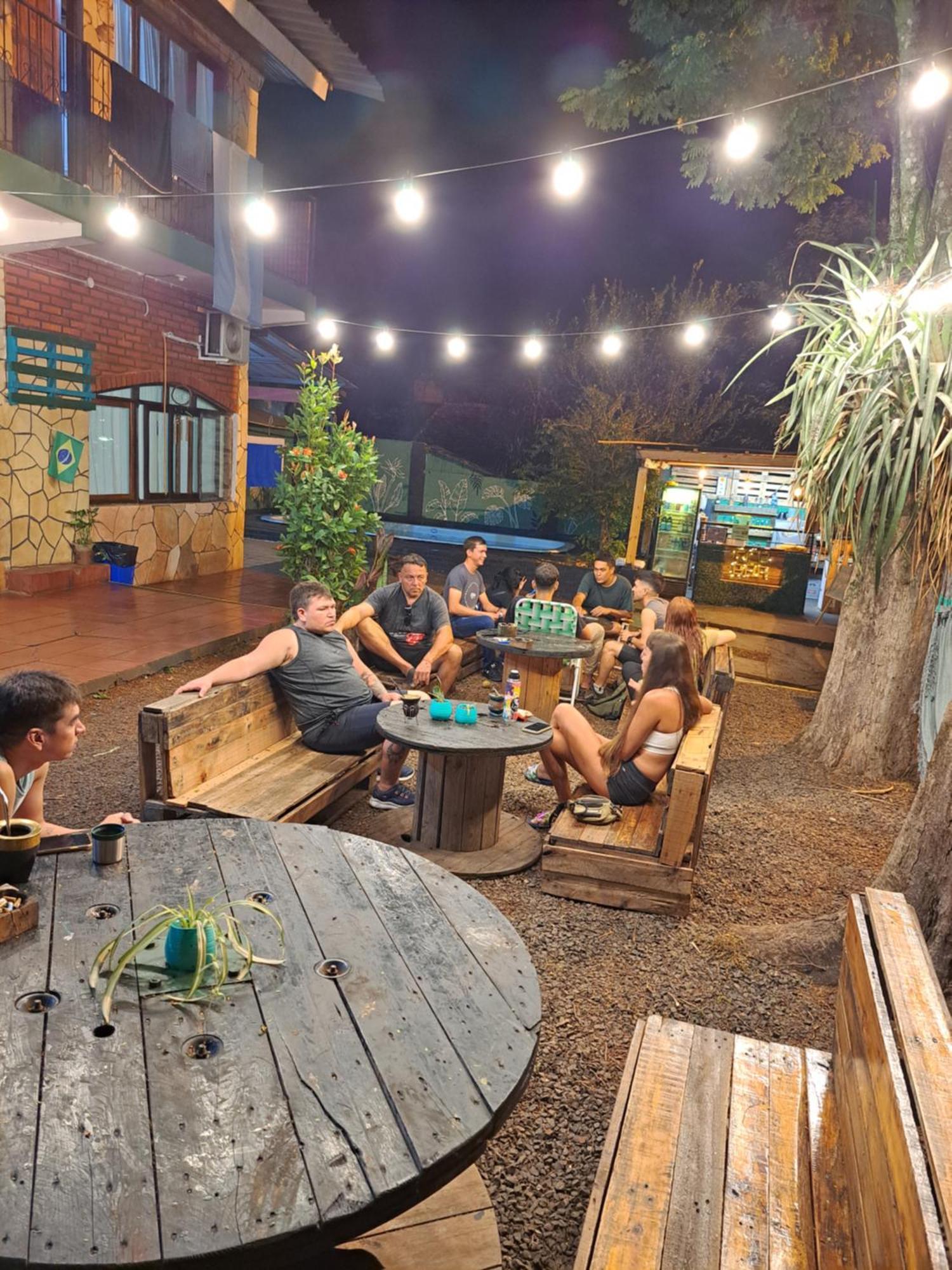 Benteveo Hostel Iguazu ปูแอร์โตอีกวาซู ภายนอก รูปภาพ