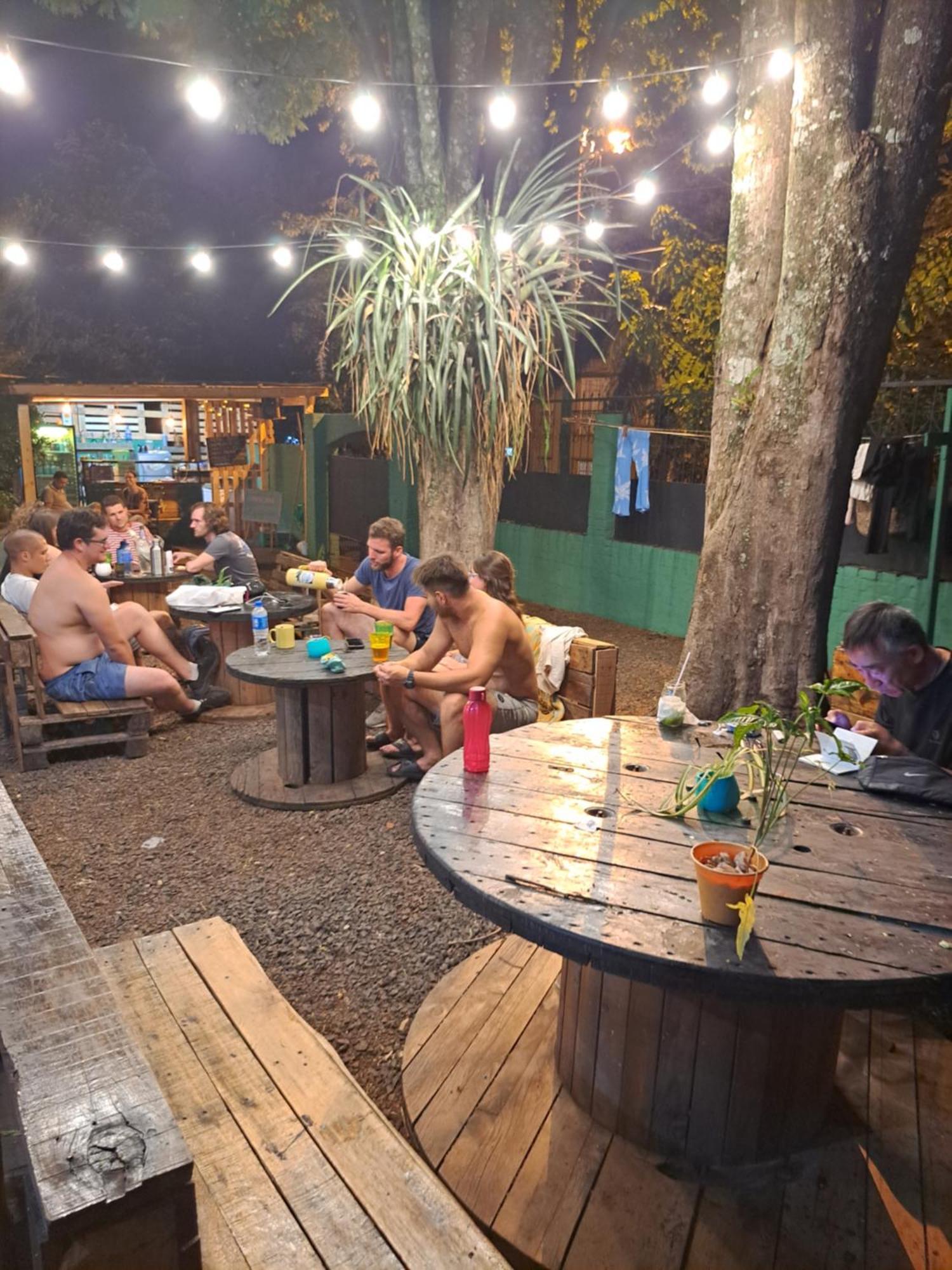 Benteveo Hostel Iguazu ปูแอร์โตอีกวาซู ภายนอก รูปภาพ