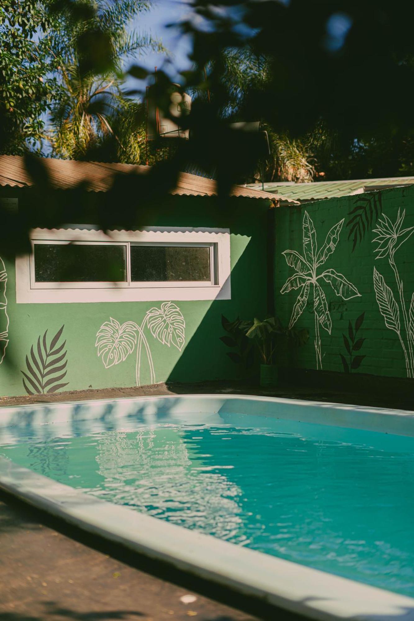 Benteveo Hostel Iguazu ปูแอร์โตอีกวาซู ภายนอก รูปภาพ